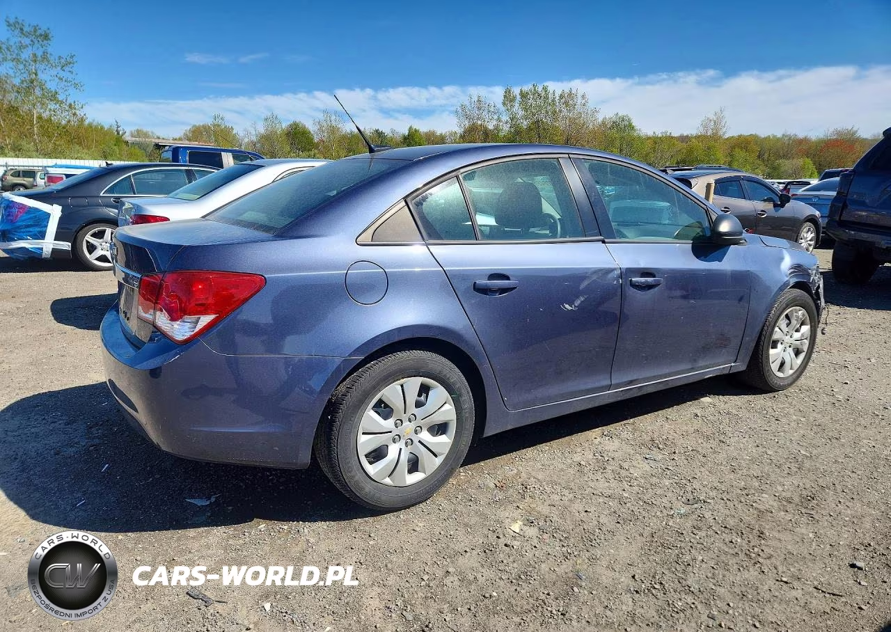 2014 Chevrolet Cruze Ls VIN:1G1PA5SG1E7287634 - 3