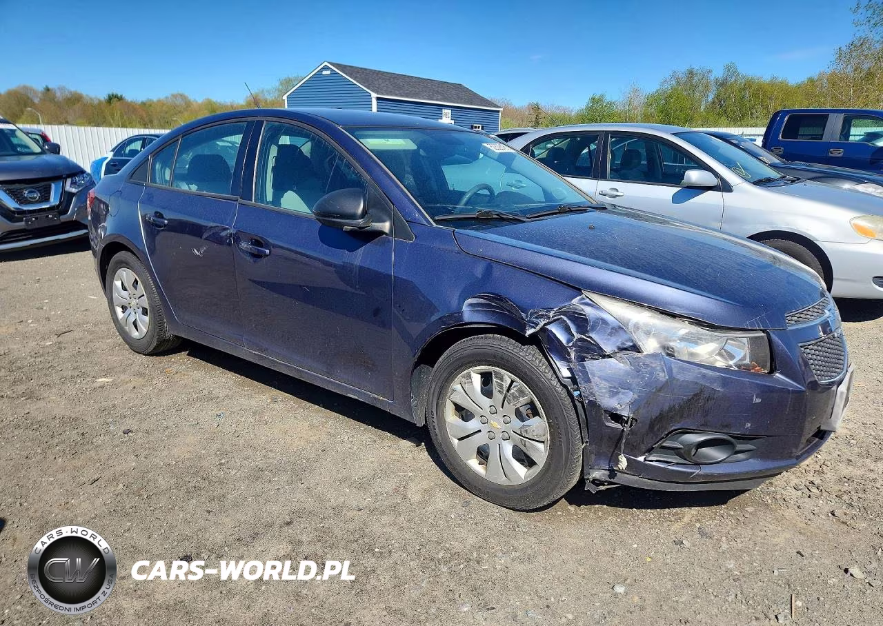 2014 Chevrolet Cruze Ls VIN:1G1PA5SG1E7287634 - 4
