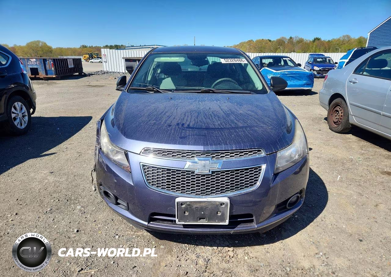 2014 Chevrolet Cruze Ls VIN:1G1PA5SG1E7287634 - 5