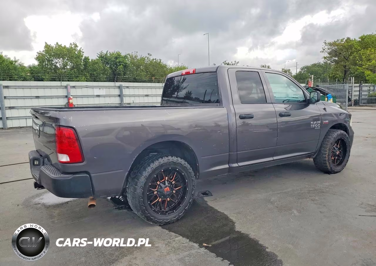 2019 Ram 1500 Classic Tradesman VIN:1C6RR6FTXKS600606 - 3