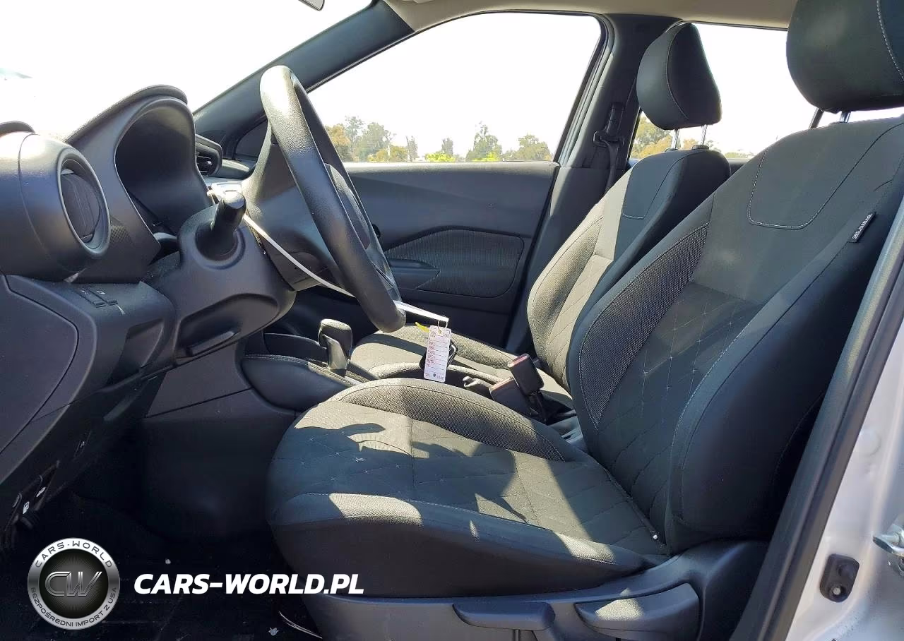 2019 Nissan Kicks S VIN:3N1CP5CU0KL564311 - 7