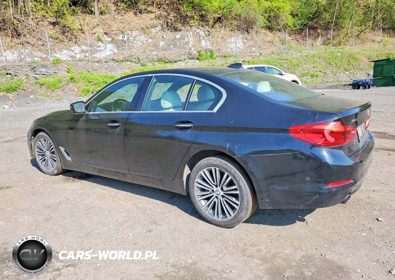 2017 BMW 530 Xi VIN:WBAJA7C33HWA70102 - 2