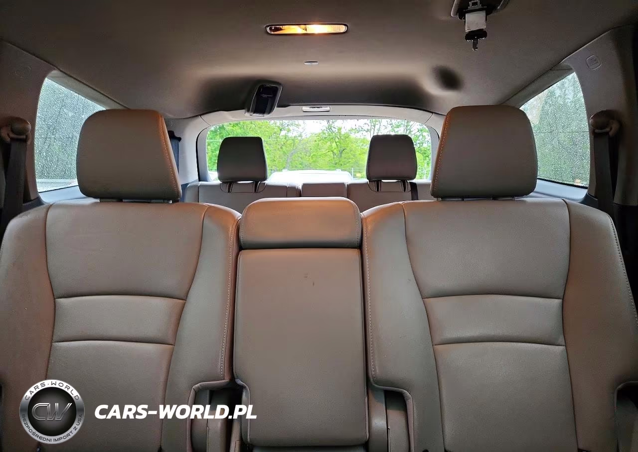 2017 Honda Pilot Touring VIN:5FNYF5H92HB029868 - 10