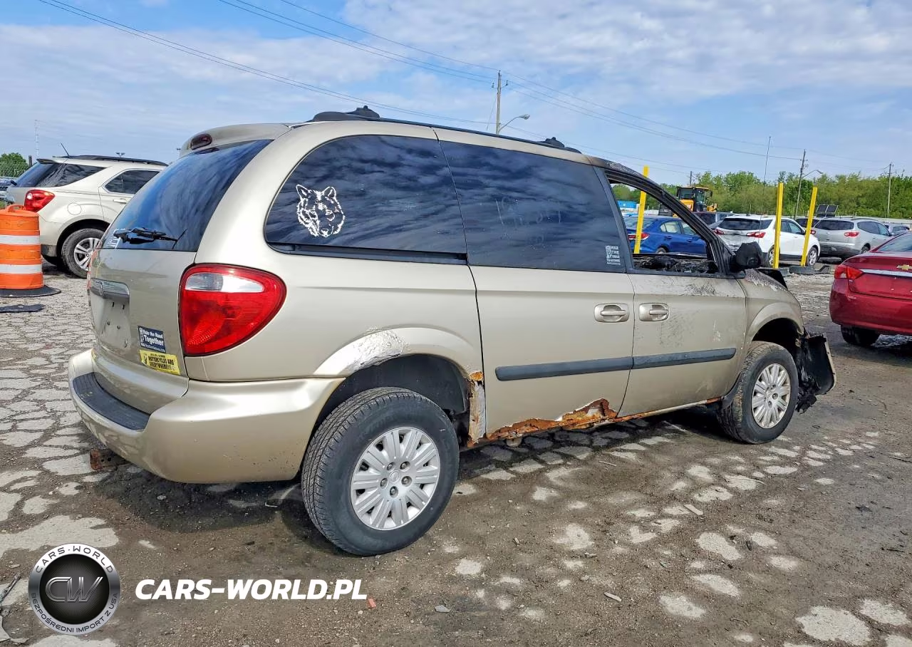 2005 Chrysler Town & Country VIN:1C4GP45R75B196877 - 3