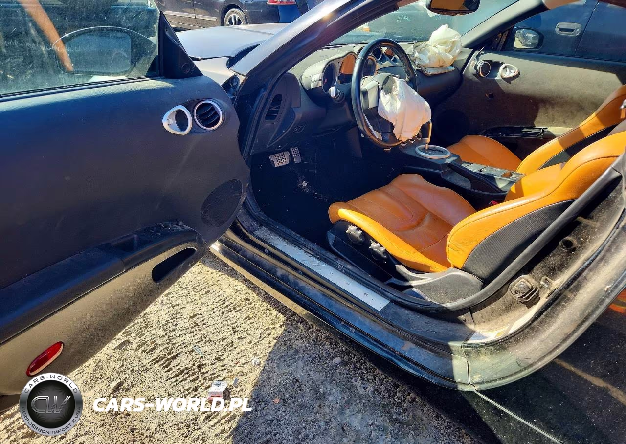 2004 Nissan 350Z Coupe VIN:JN1AZ34D94M100429 - 8