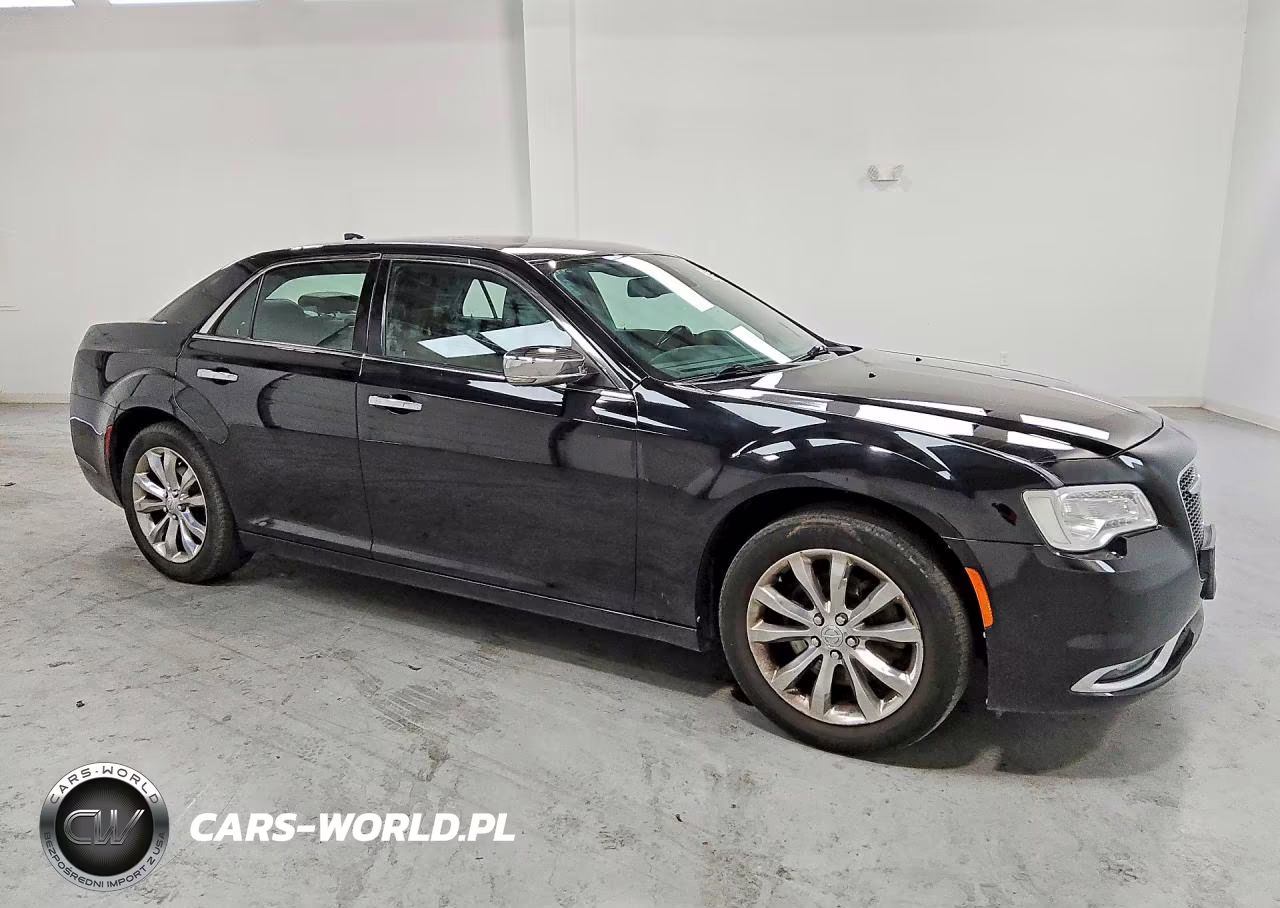 2019 Chrysler 300 Limited VIN:2C3CCAKG2KH556673 - 4