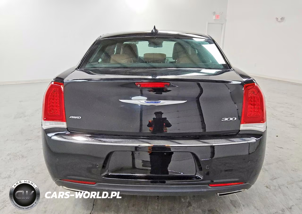 2019 Chrysler 300 Limited VIN:2C3CCAKG2KH556673 - 6