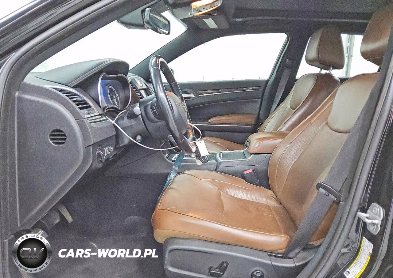 2019 Chrysler 300 Limited VIN:2C3CCAKG2KH556673 - 7