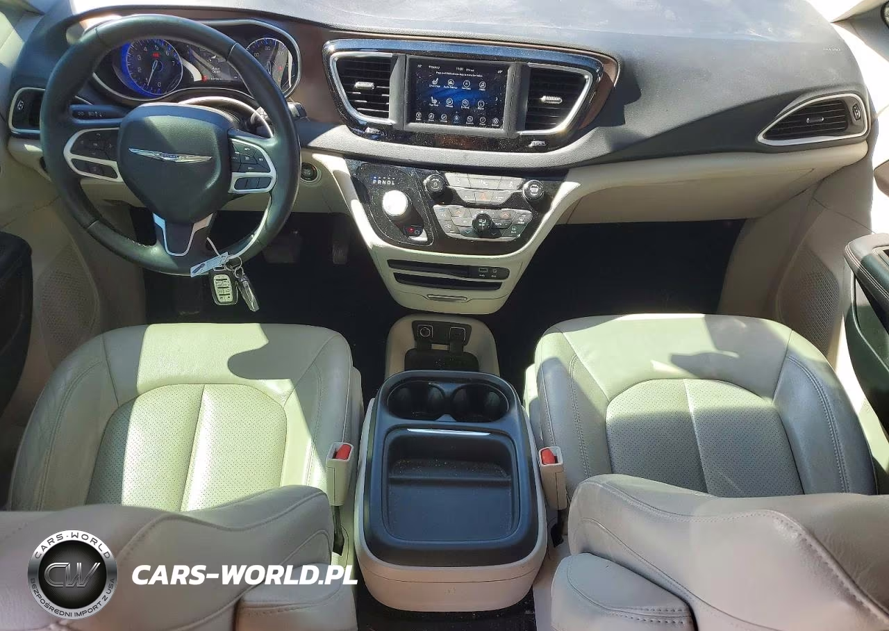 2018 Chrysler Pacifica Touring L VIN:2C4RC1BG5JR317276 - 8
