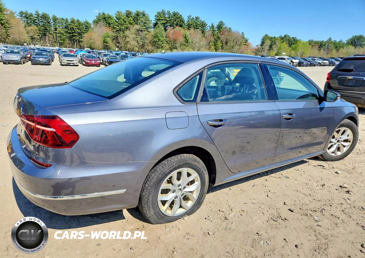 2018 Volkswagen Passat S VIN:1VWAA7A36JC000598 - 3