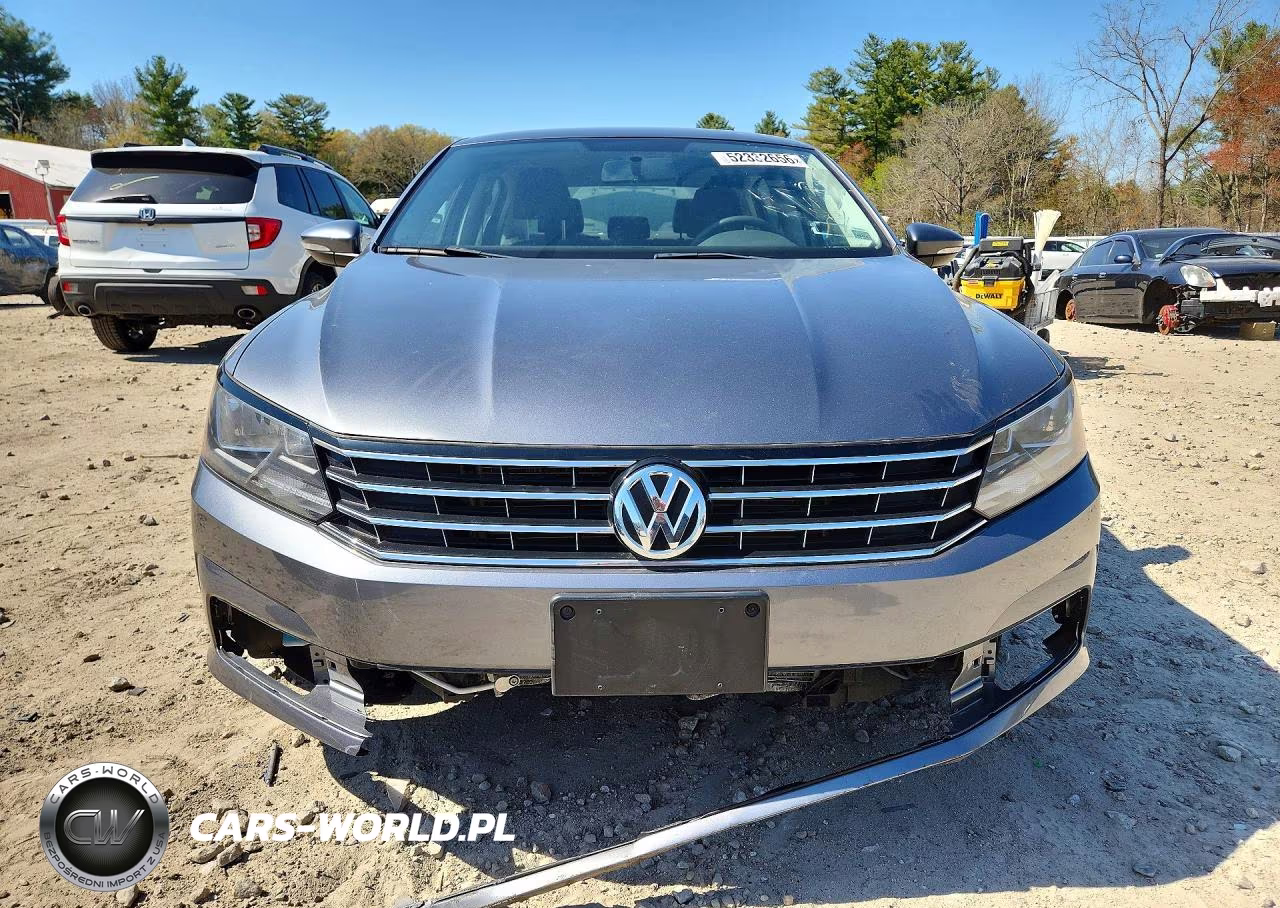2018 Volkswagen Passat S VIN:1VWAA7A36JC000598 - 5