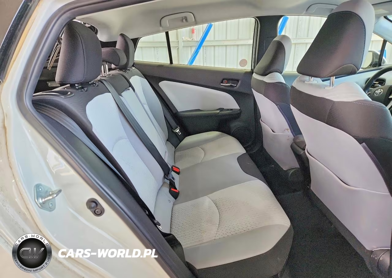 2017 Toyota Prius Two VIN:JTDKBRFUXH3045202 - 10