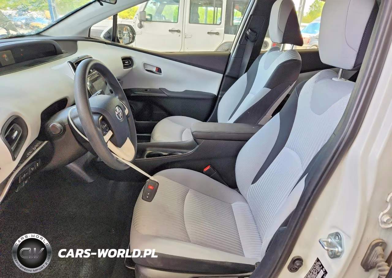 2017 Toyota Prius Two VIN:JTDKBRFUXH3045202 - 7
