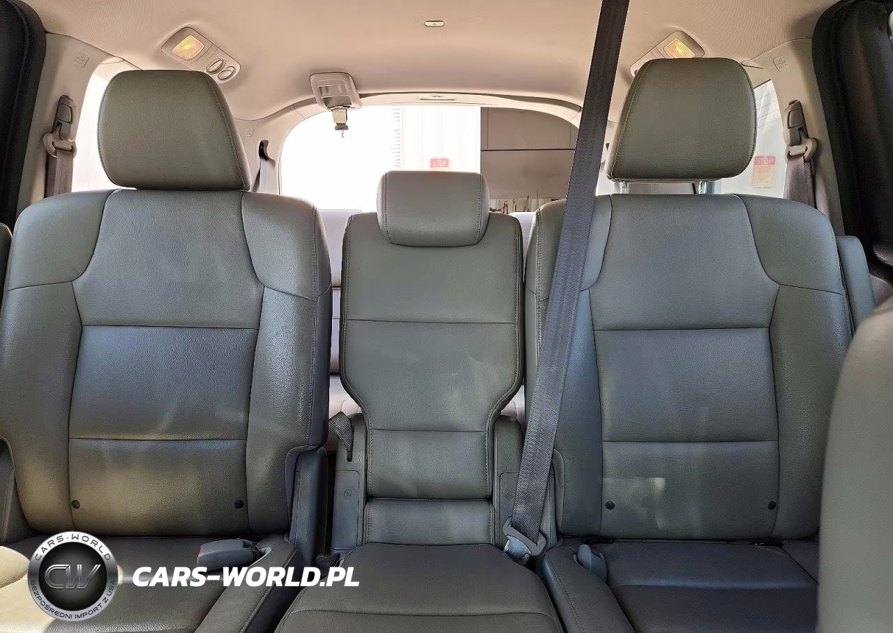 2015 Honda Odyssey Touring VIN:5FNRL5H94FB056631 - 10