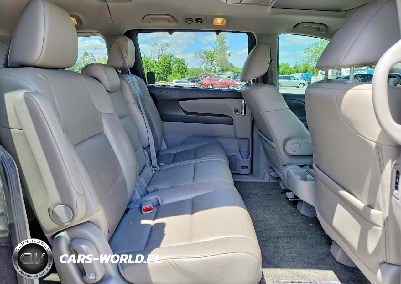 2015 Honda Odyssey Touring VIN:5FNRL5H94FB056631 - 11