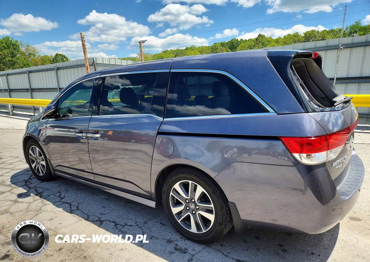2015 Honda Odyssey Touring VIN:5FNRL5H94FB056631 - 2
