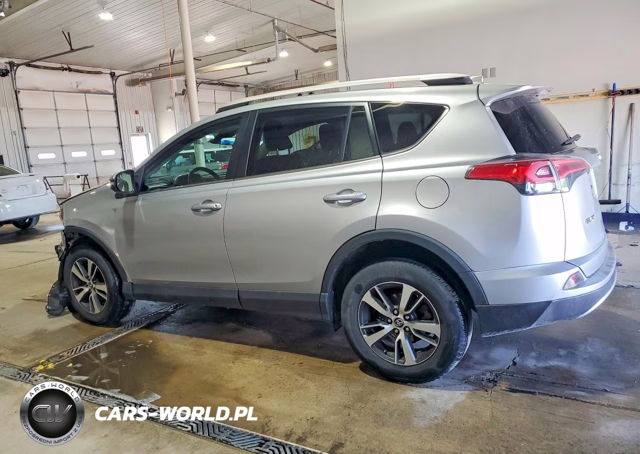 2018 Toyota Rav4 Xle VIN:2T3RFREV5JW793372 - 2
