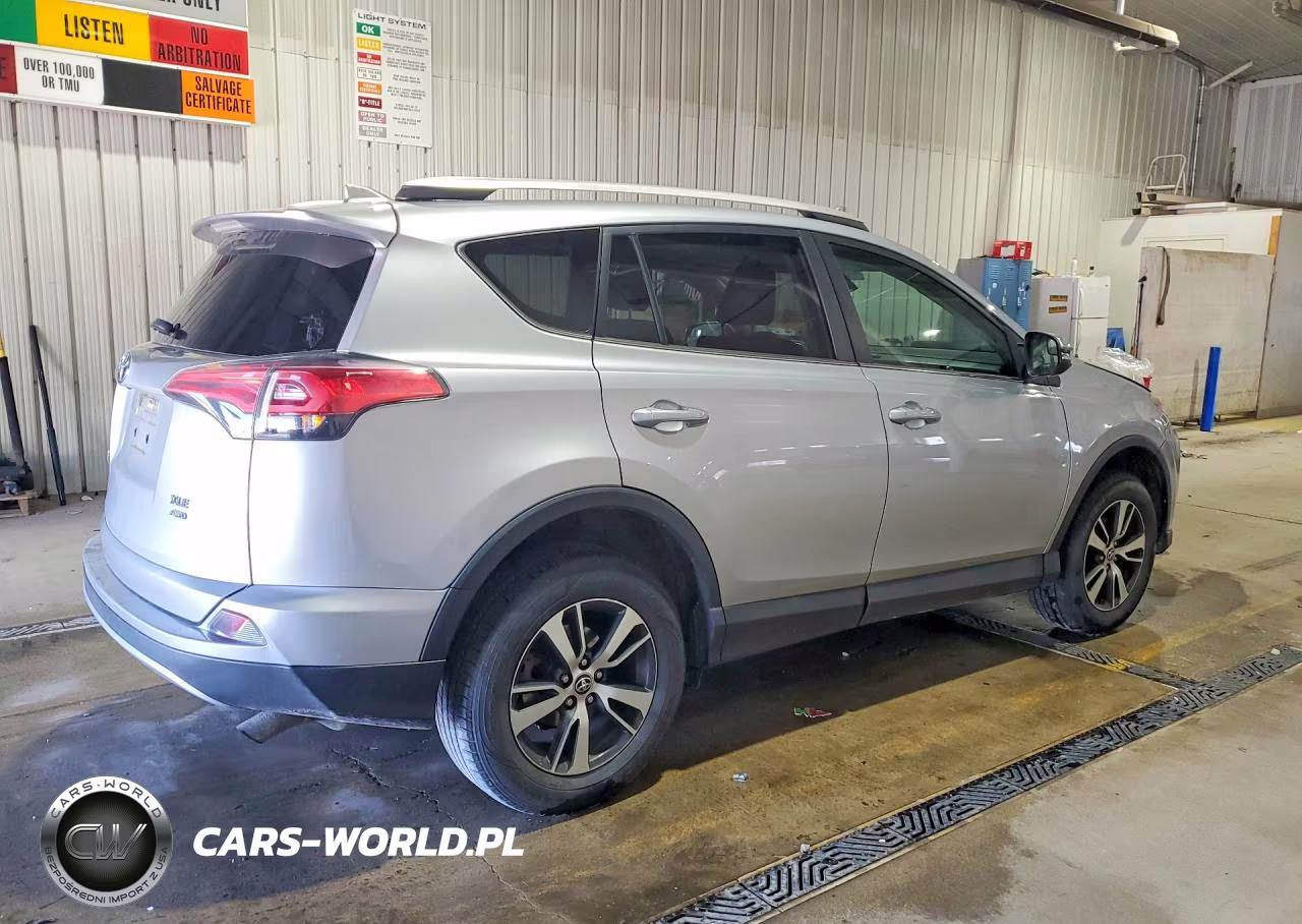 2018 Toyota Rav4 Xle VIN:2T3RFREV5JW793372 - 3