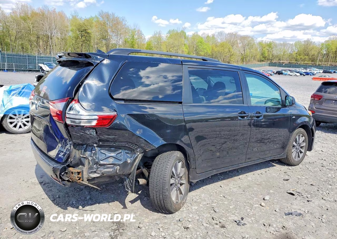 2018 Toyota Sienna 4X4 Le VIN:5TDJZ3DC5JS198881 - 3