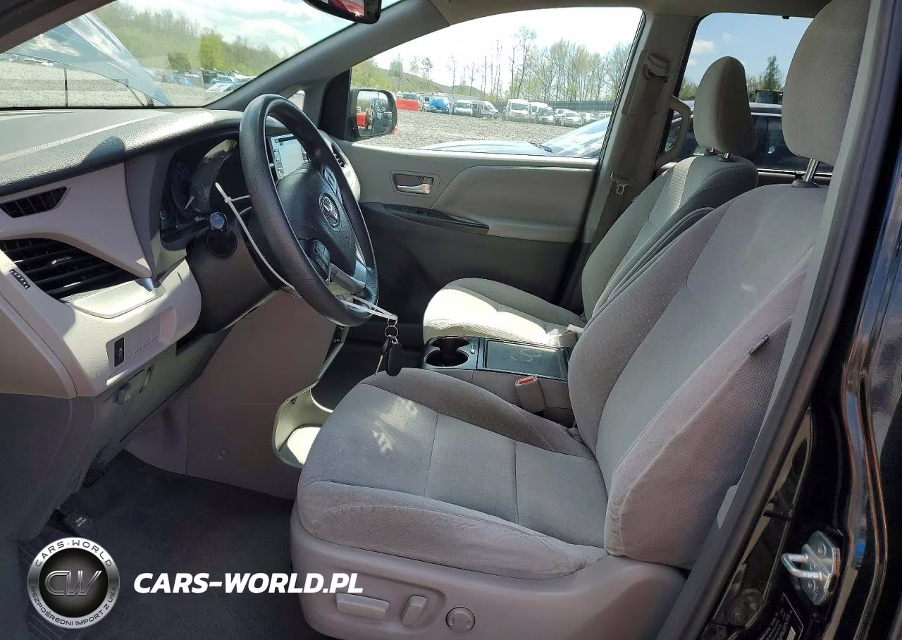 2018 Toyota Sienna 4X4 Le VIN:5TDJZ3DC5JS198881 - 7