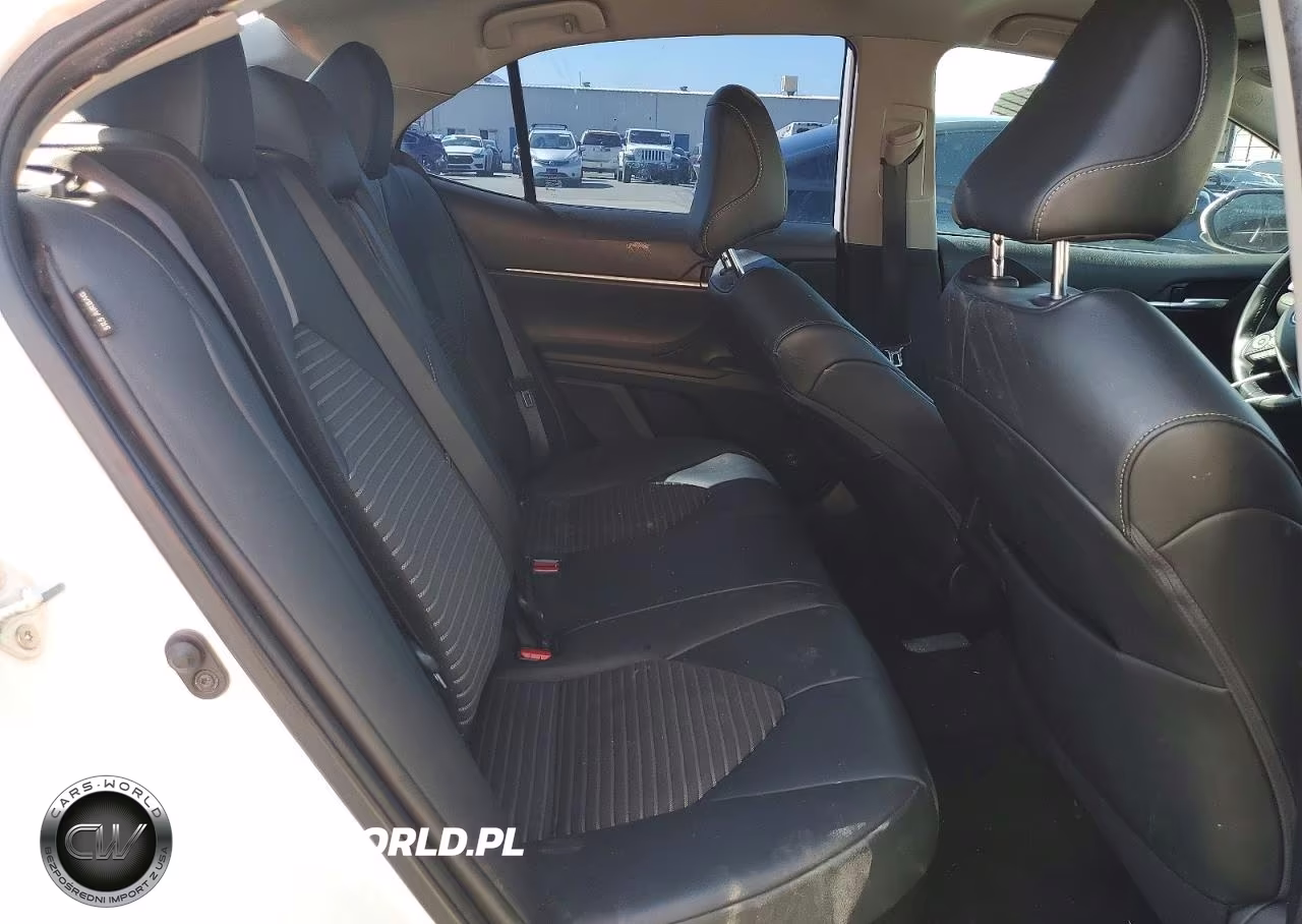 2021 Toyota Camry Se VIN:4T1G31AKXMU556130 - 10