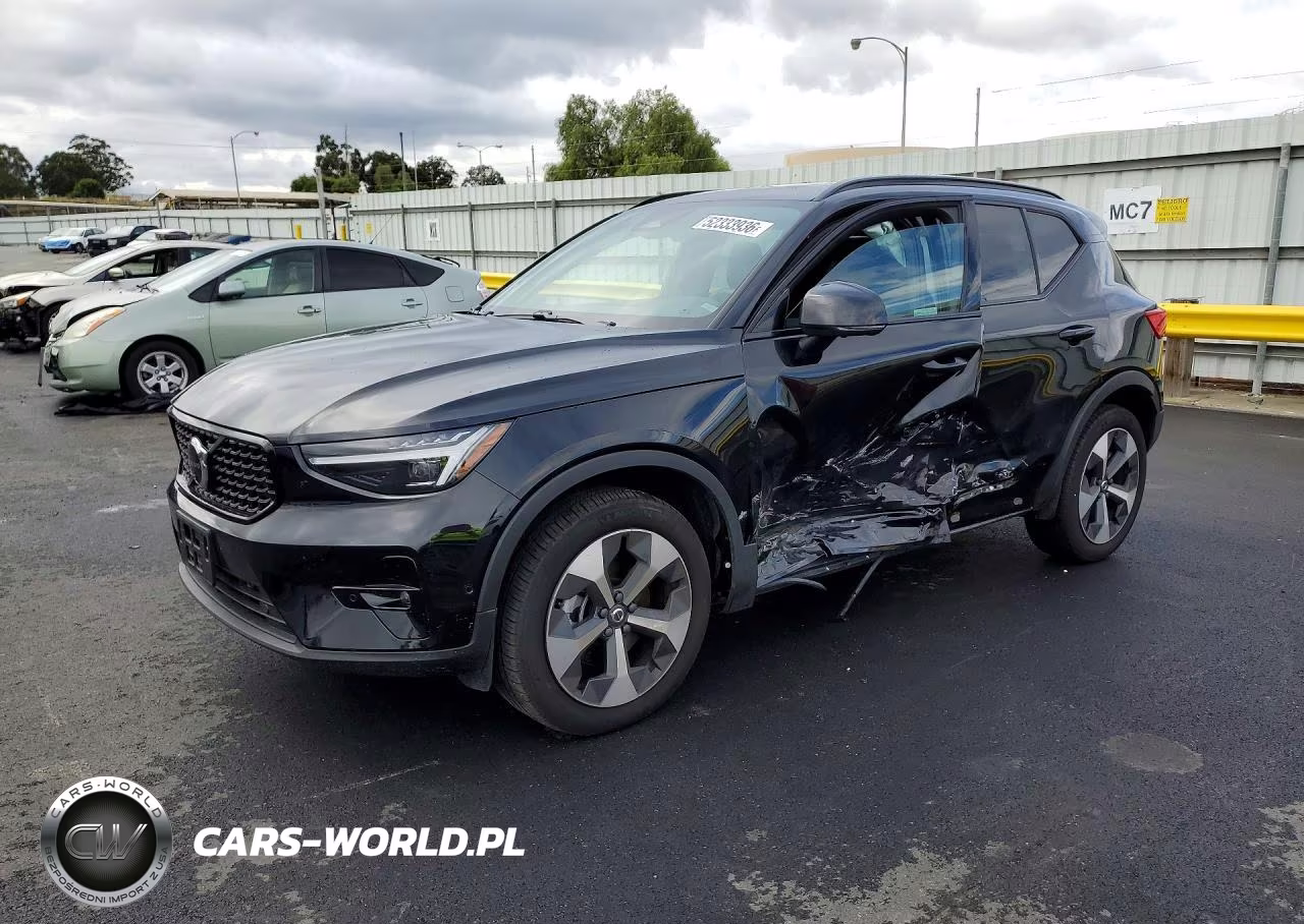 2025 Volvo Xc40 Plus – zdjęcie 1 z 14