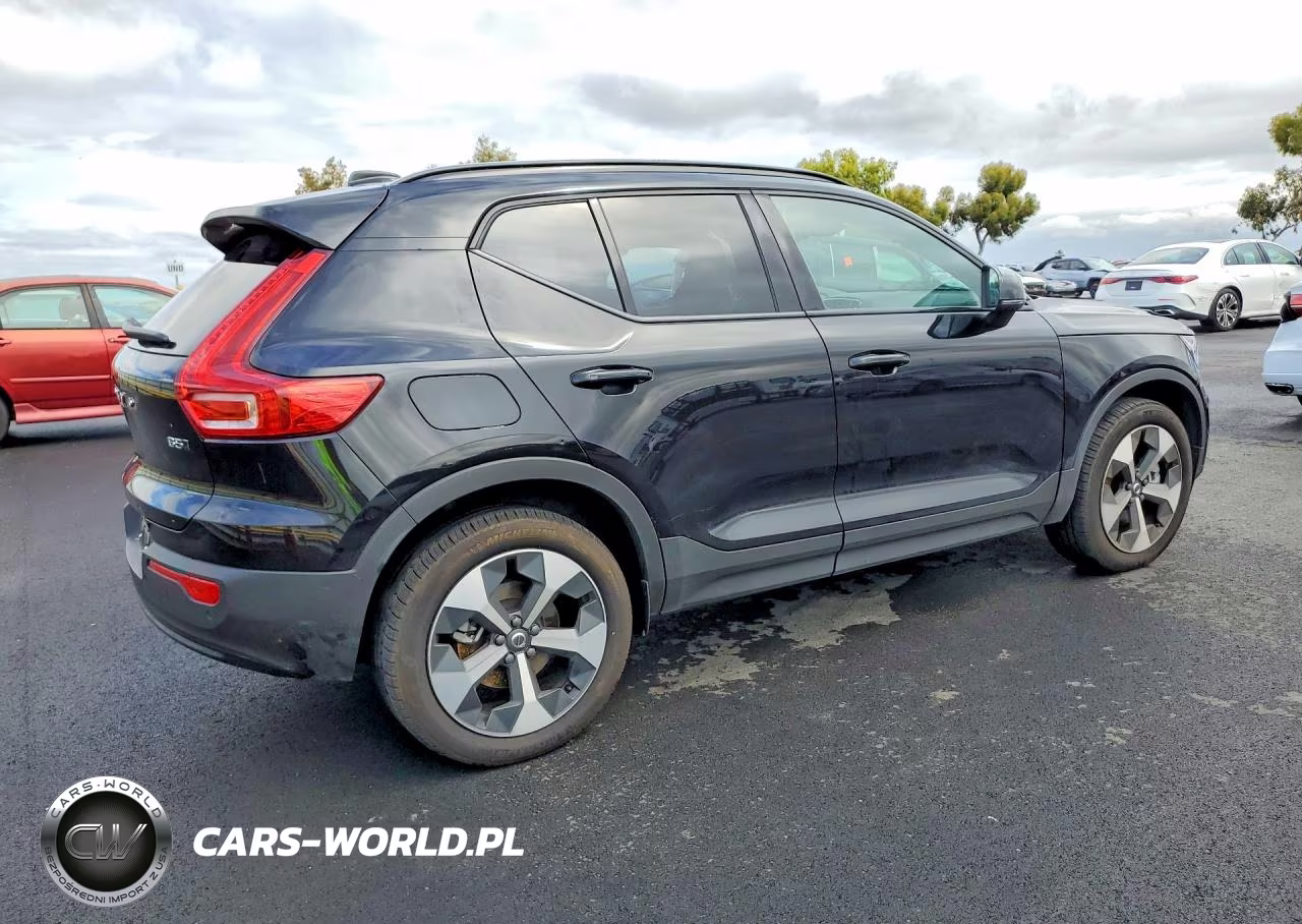 2025 Volvo Xc40 Plus VIN:YV4L12UC8S2464443 - 3