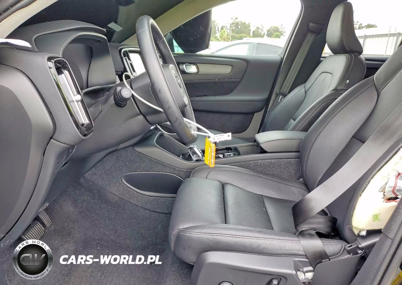 2025 Volvo Xc40 Plus VIN:YV4L12UC8S2464443 - 7