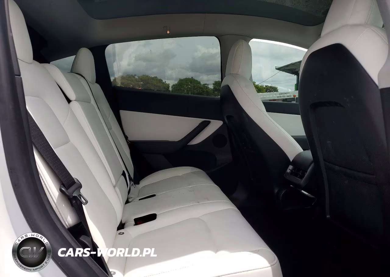 2021 Tesla Model Y VIN:5YJYGDEE1MF262367 - 11