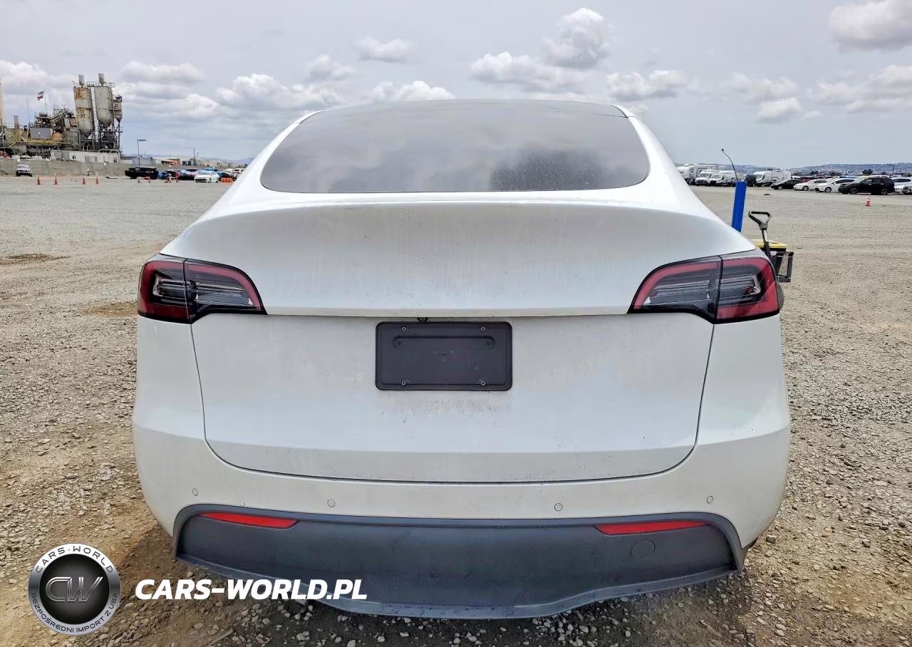2021 Tesla Model Y VIN:5YJYGDEE1MF262367 - 6