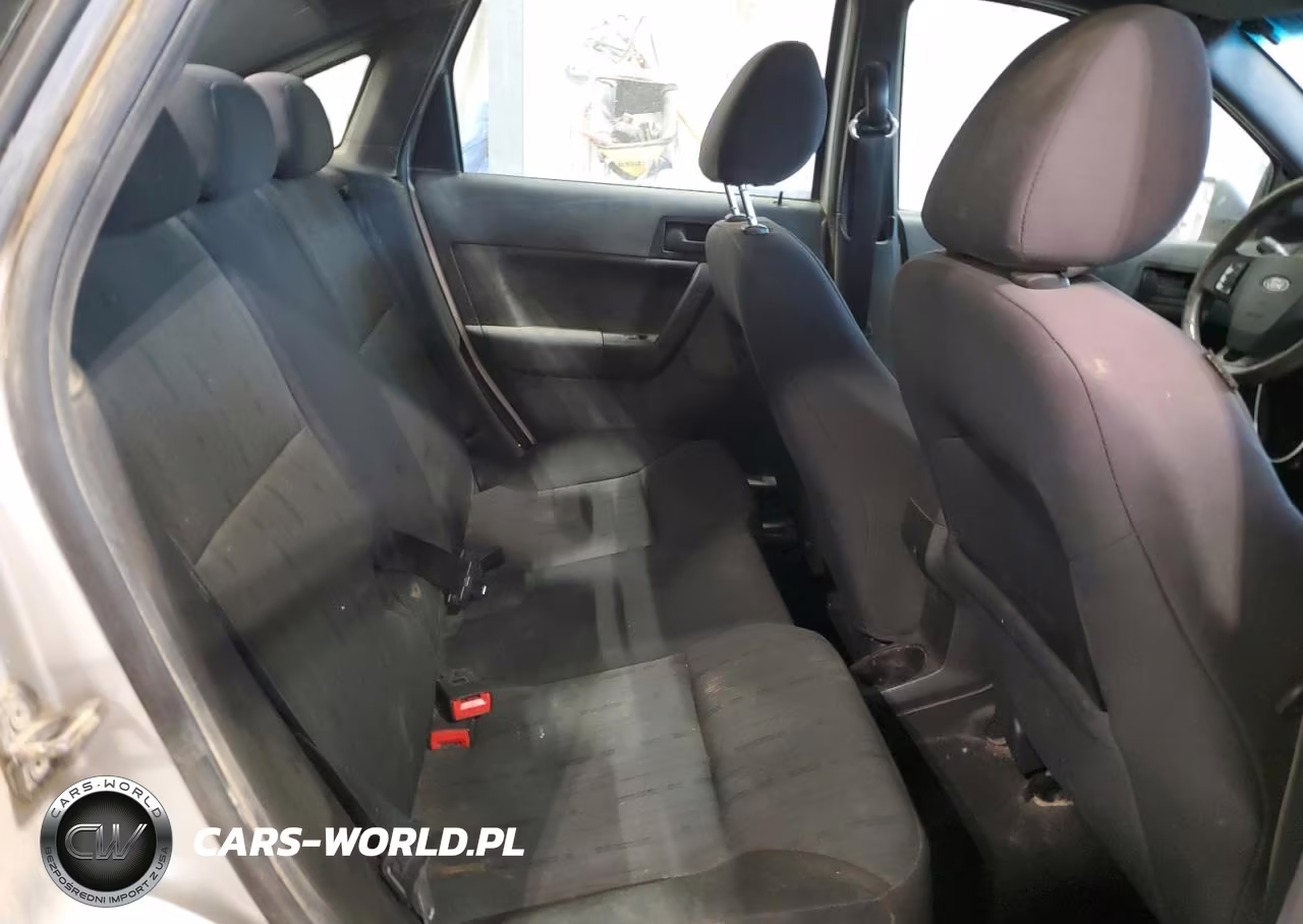 2011 Ford Focus Se VIN:1FAHP3FN5BW117968 - 10