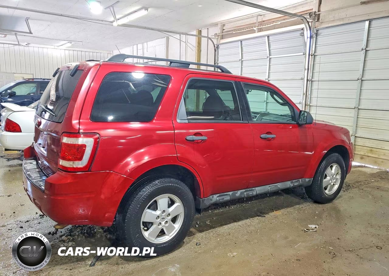 2011 Ford Escape Xlt VIN:1FMCU0D77BKA06566 - 3