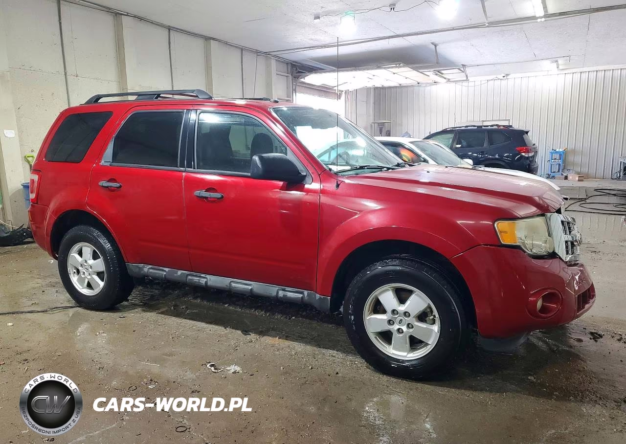 2011 Ford Escape Xlt VIN:1FMCU0D77BKA06566 - 4