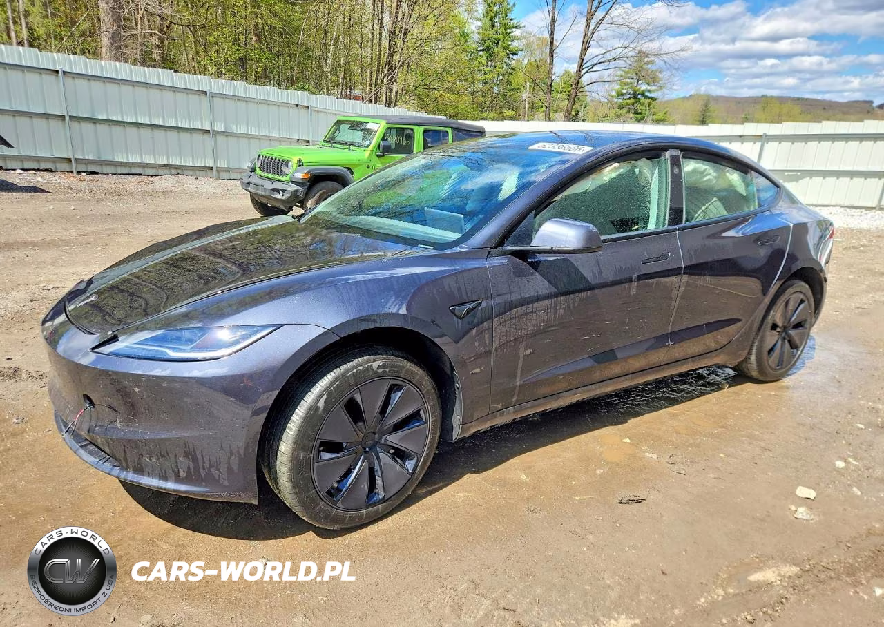 2025 Tesla Model 3 – zdjęcie 1 z 13