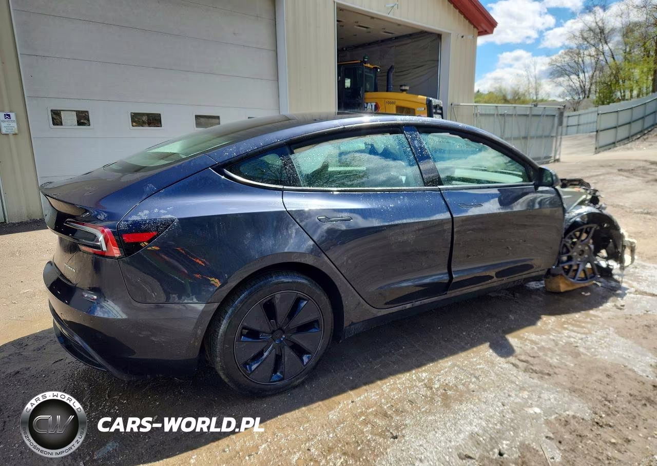 2025 Tesla Model 3 VIN:5YJ3E1EB1SF060467 - 3