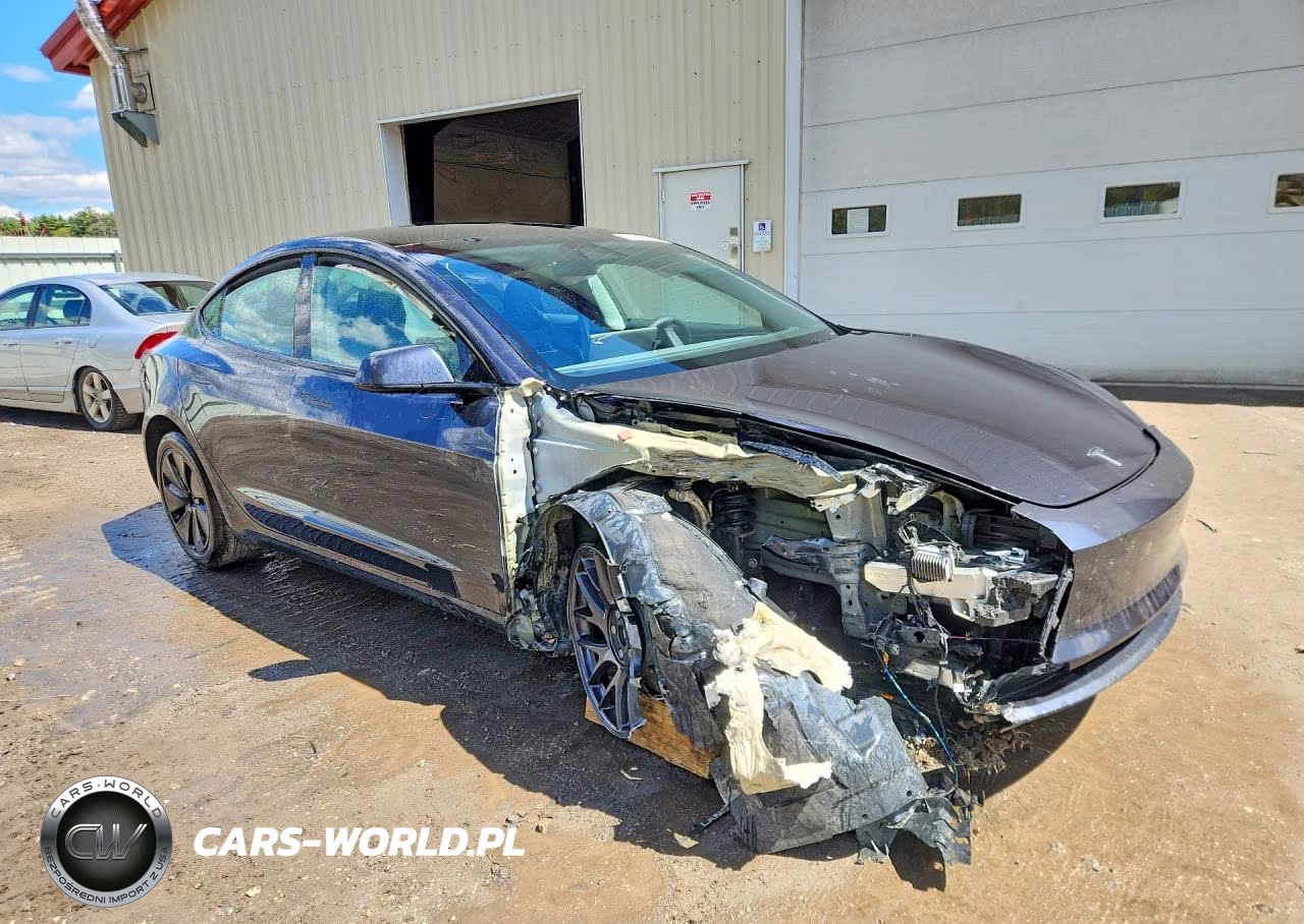 2025 Tesla Model 3 VIN:5YJ3E1EB1SF060467 - 4