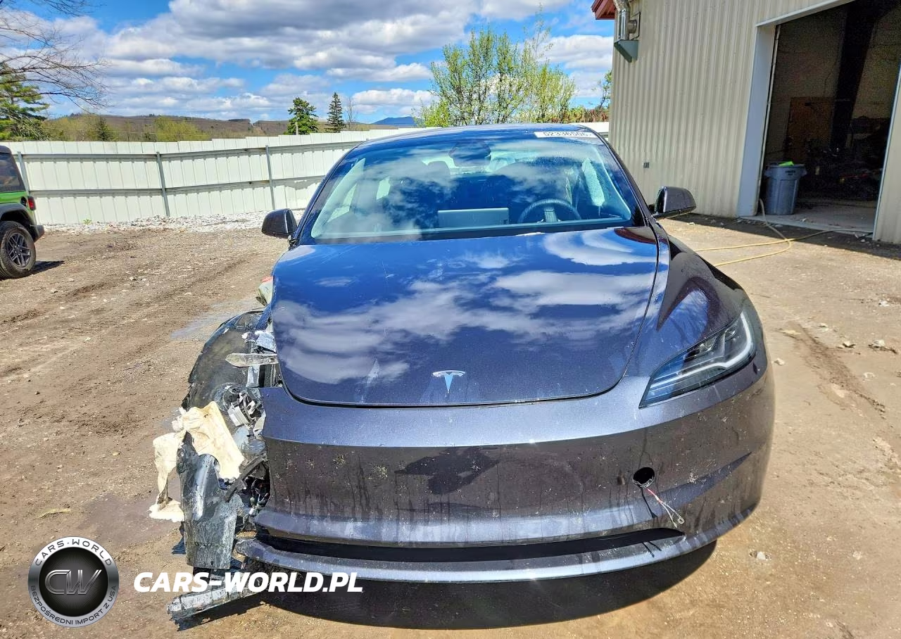 2025 Tesla Model 3 VIN:5YJ3E1EB1SF060467 - 5