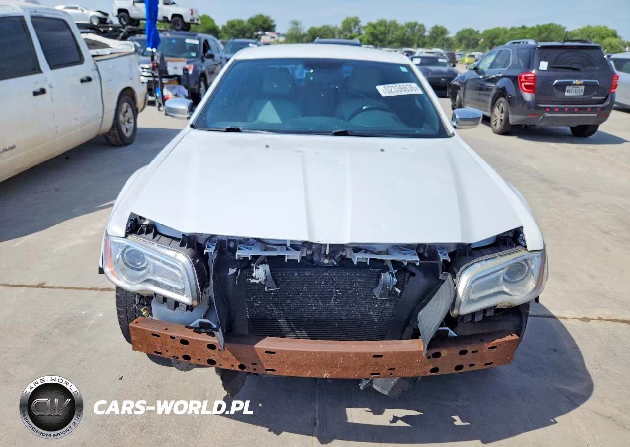 2013 Chrysler 300 VIN:2C3CCAAG8DH728161 - 5
