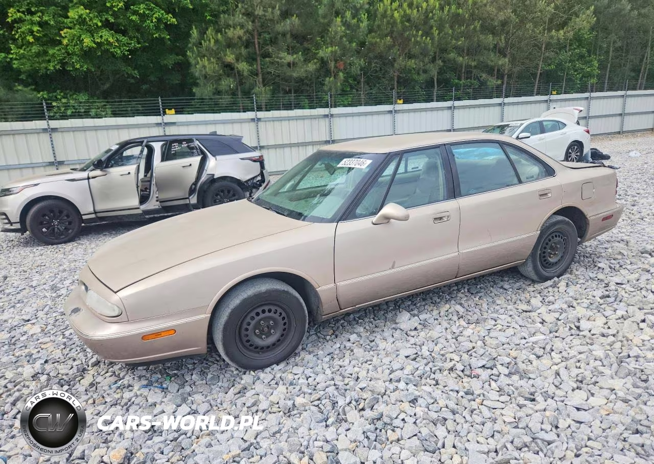 1998 Oldsmobile 88 Base – zdjęcie 1 z 12
