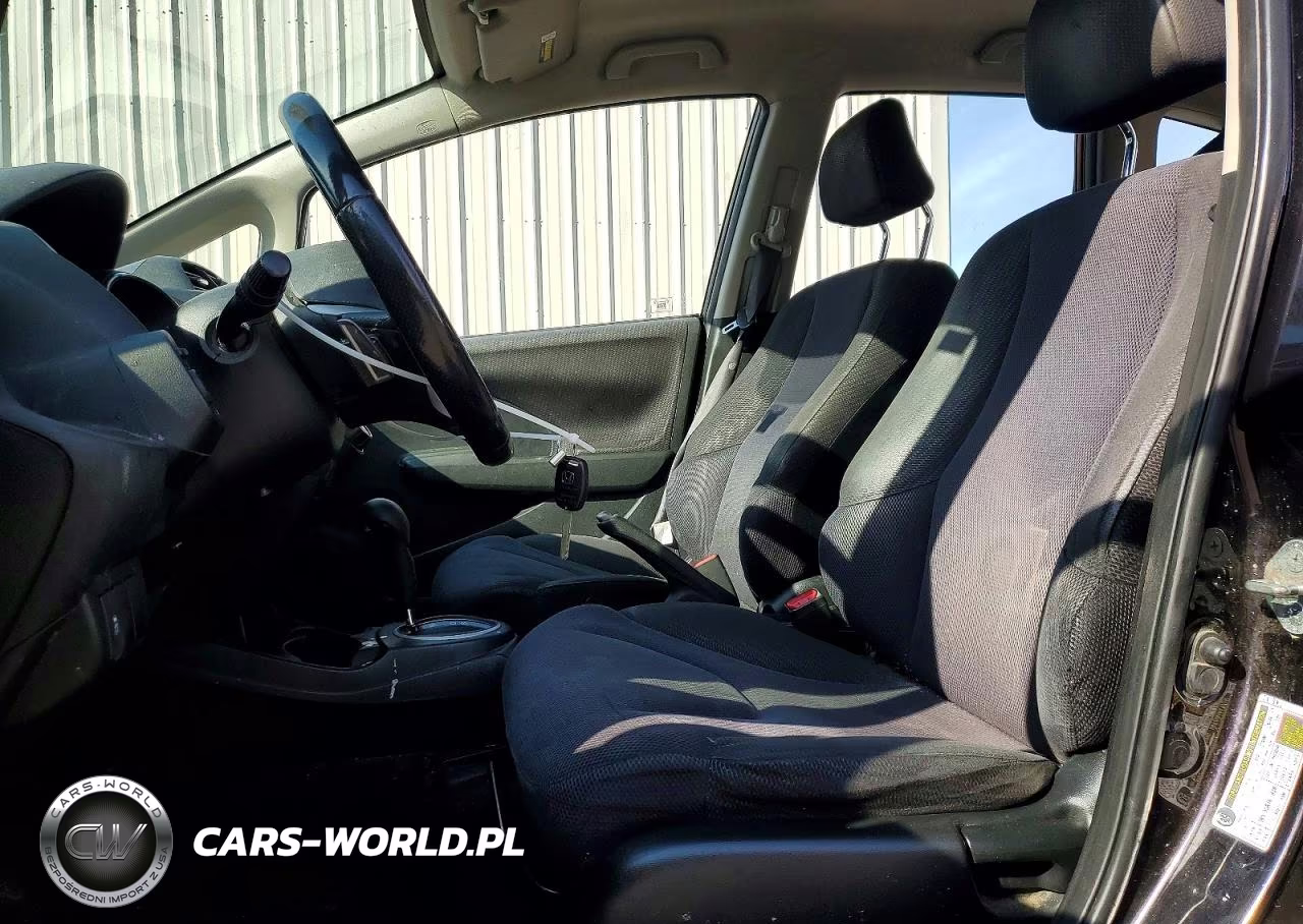 2013 Honda Fit Sport VIN:JHMGE8H52DC051341 - 7