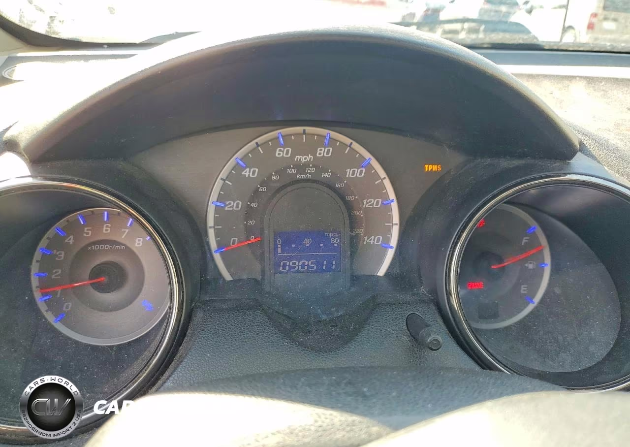 2013 Honda Fit Sport VIN:JHMGE8H52DC051341 - 9