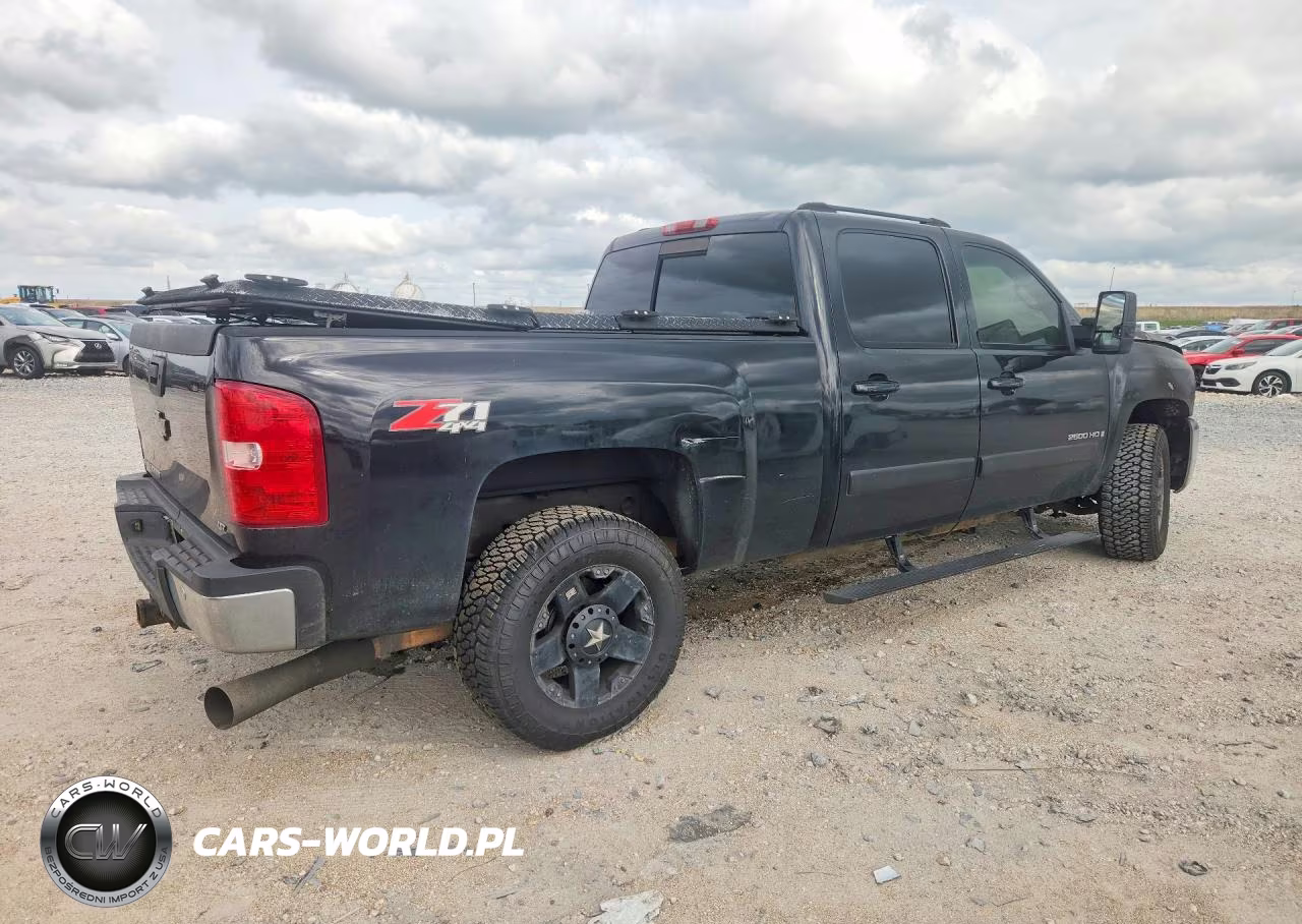 2008 Chevrolet Silverado K2500 Heavy Duty VIN:1GCHK23668F104820 - 3