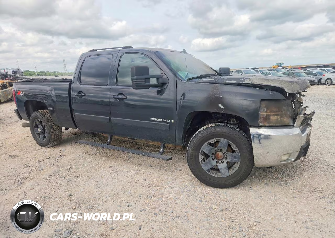 2008 Chevrolet Silverado K2500 Heavy Duty VIN:1GCHK23668F104820 - 4
