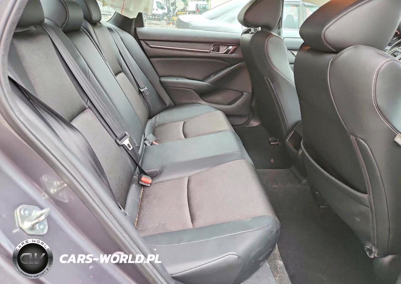 2018 Honda Accord Sport VIN:1HGCV1F35JA021820 - 10