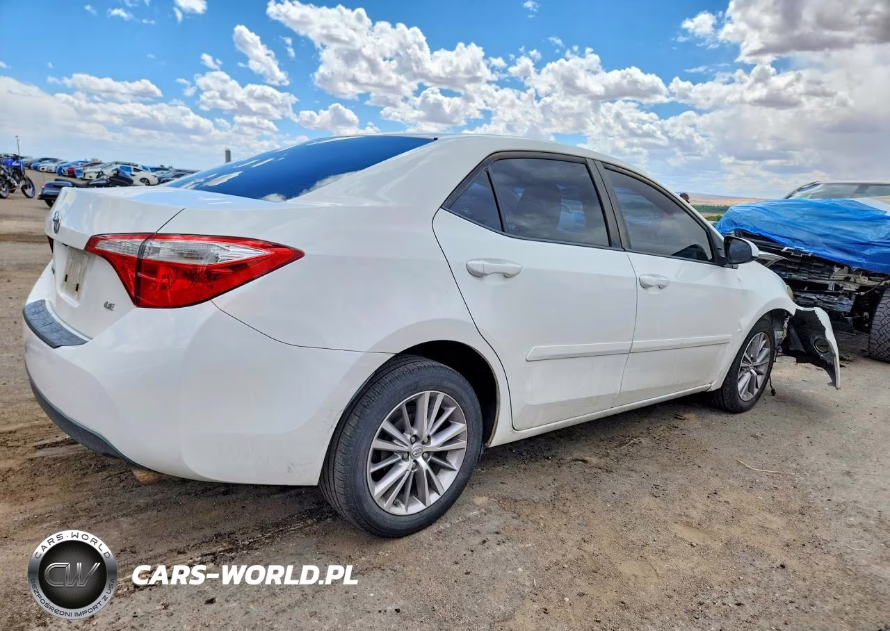 2014 Toyota Corolla Le Plus VIN:5YFBURHE3EP067402 - 3