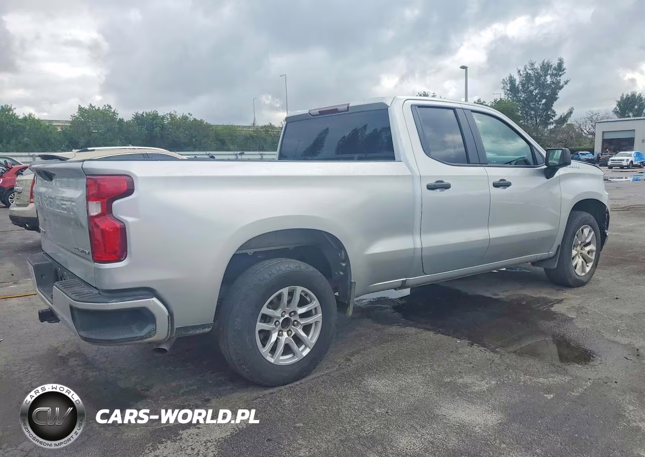 2022 Chevrolet Silverado Ltd C1500 Custom VIN:1GCRWBEK2NZ214096 - 3