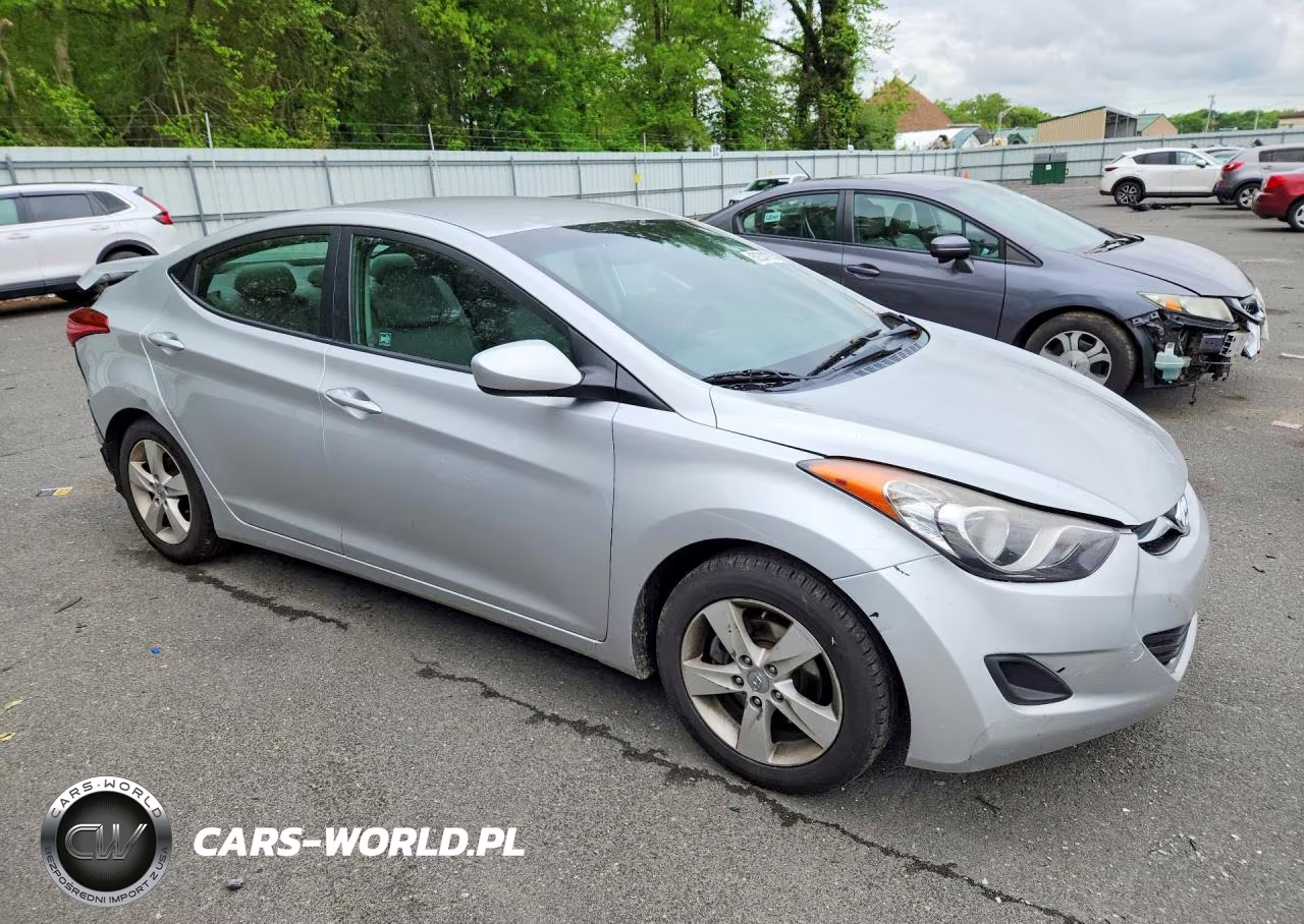 2011 Hyundai Elantra Gls VIN:KMHDH4AE3BU147884 - 4