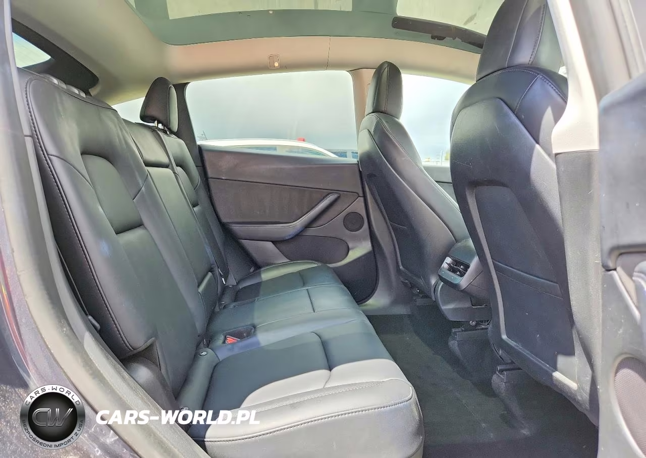 2022 Tesla Model Y VIN:7SAYGDEF9NF452401 - 10