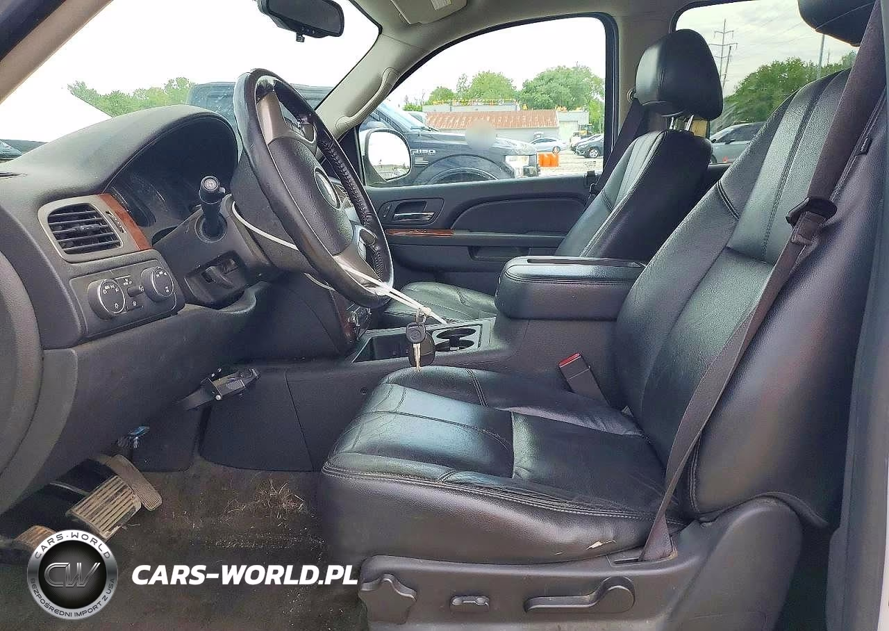 2013 Chevrolet Suburban K1500 Lt VIN:1GNSKJE7XDR243743 - 7