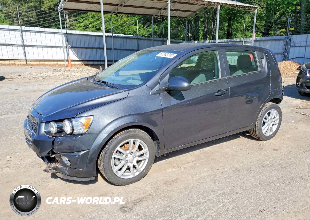 2016 Chevrolet Sonic Lt – zdjęcie 1 z 12
